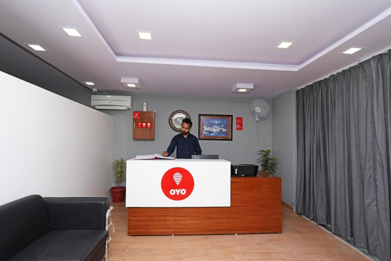 Capital O Aashiyana Paradise Near Omaxe Gurgaon Mall Exterior foto