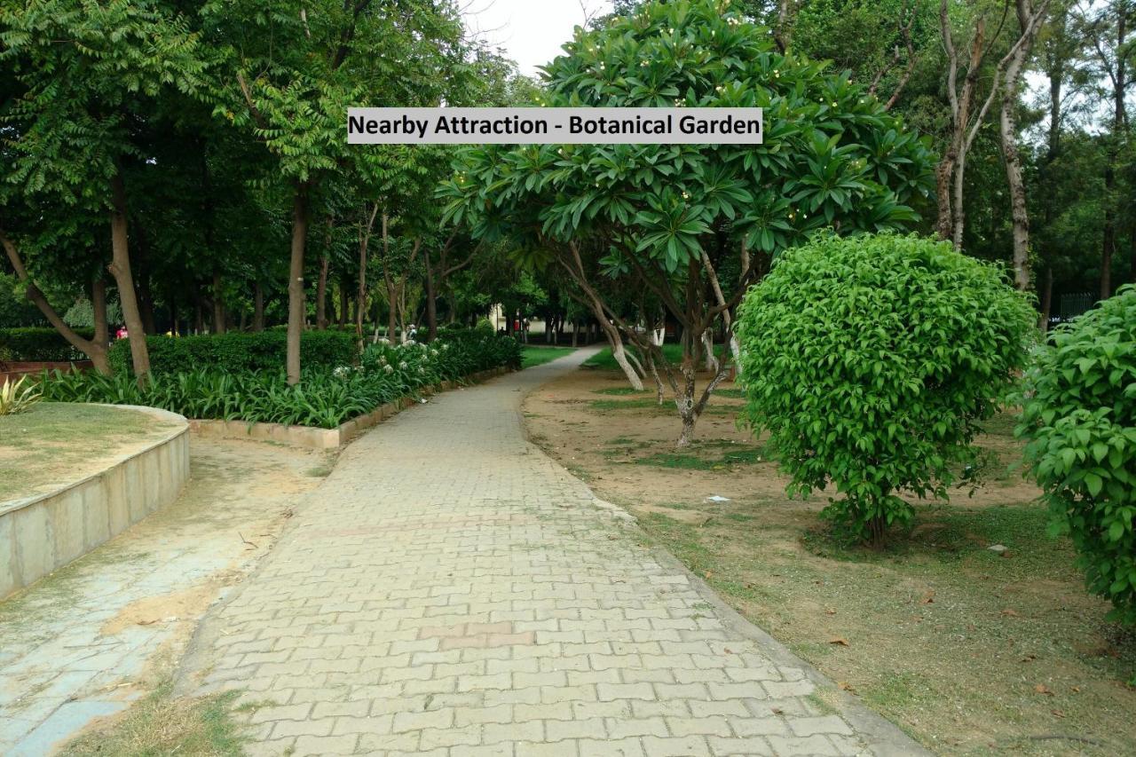 Capital O Aashiyana Paradise Near Omaxe Gurgaon Mall Exterior foto